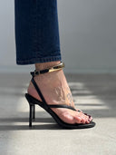 TECLA BLACK