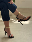 TECLA BLACK